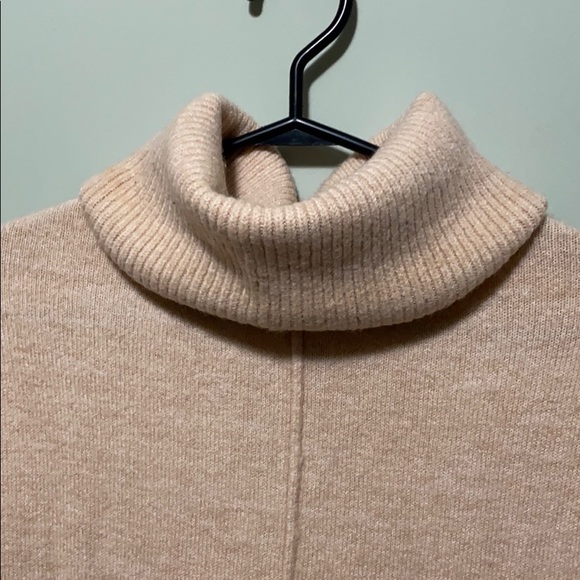 Sweater - Picture 4 of 7